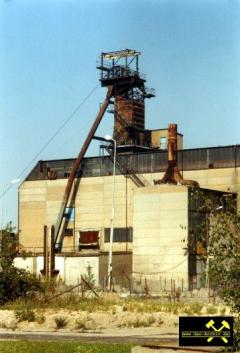 SDAG Wismut Bergbau Betrieb Beerwalde im Revier Ronneburg, Thüringen, (D) (5) August 2000 Schacht 397.jpg